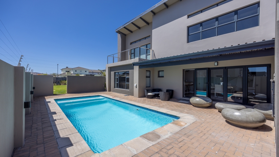 4 Bedroom Property for Sale in Parklands North Western Cape
